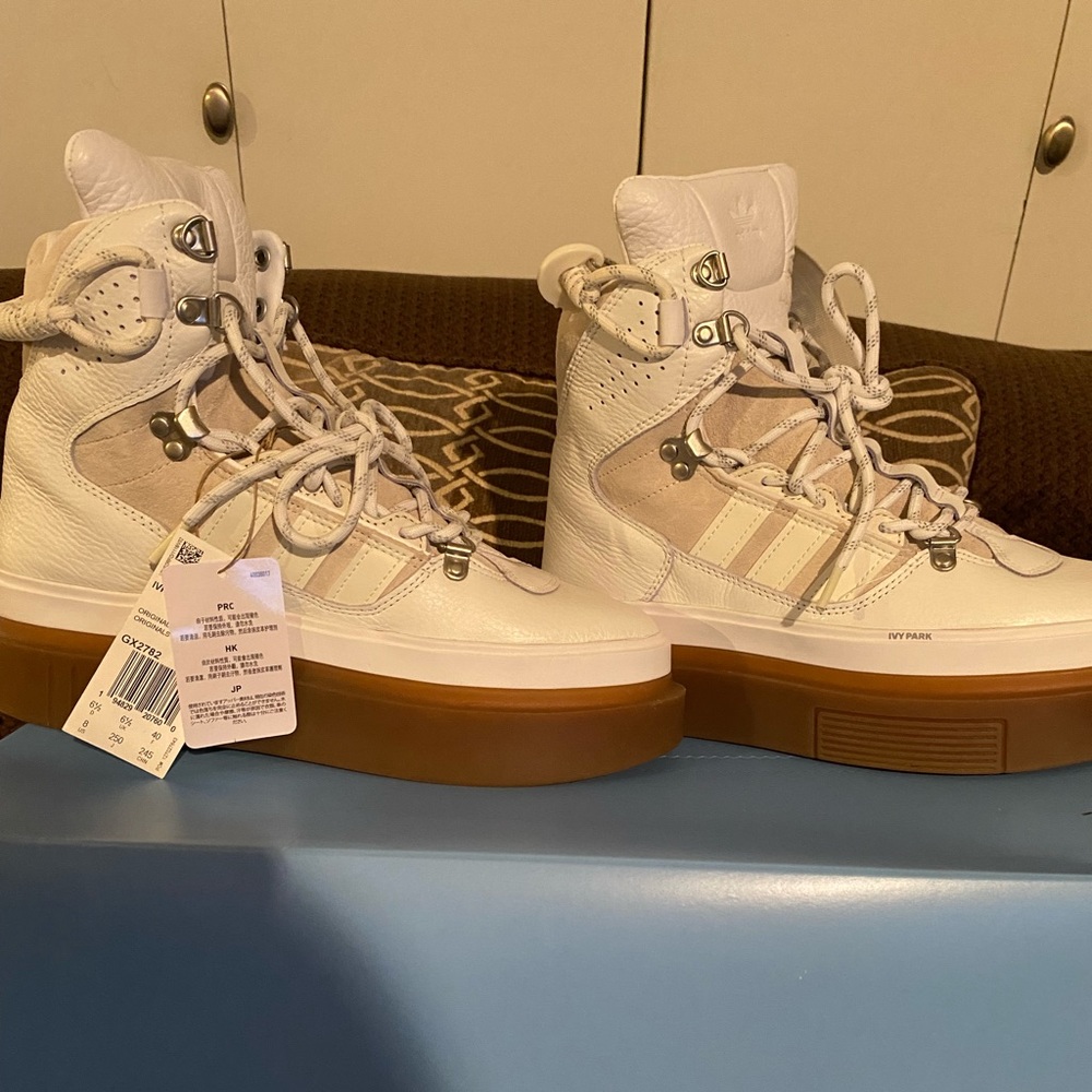 NEW BEYONCÉ IVY PARK ADIDAS SUPER SLEEK BOOT  size 8